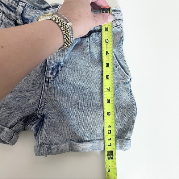 EUC GB Girls Size 10 Girls Denim Shorts Cuffed Acid Wash Retro Pleated - Picture 6 of 9